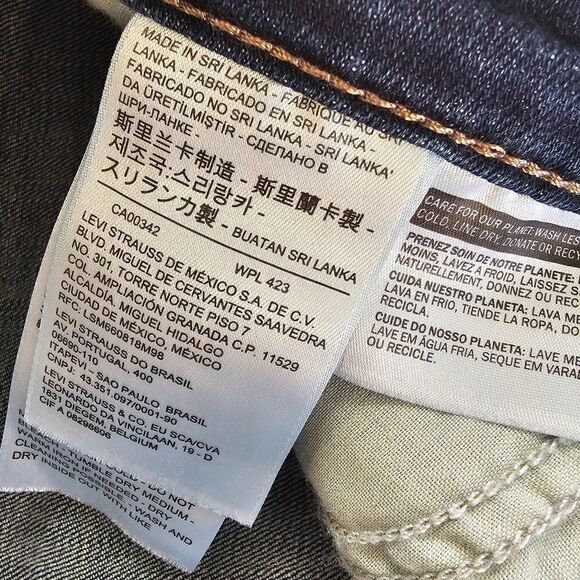 EUC LEVI'S CLASSIC STRAIGHT DARK WASH JEANS SIZE 12 S W 31 L 28 - Picture 14 of 15